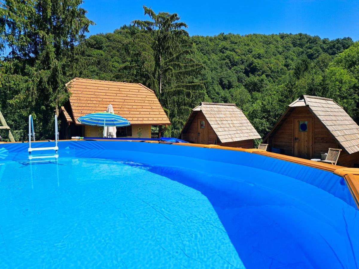 Makole Glamping Naselje Zeleni Turizem酒店 外观 照片